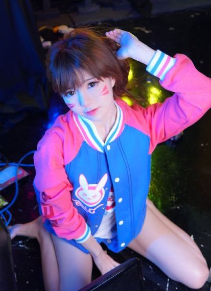 中文超碰-百度高清迅雷在线观看